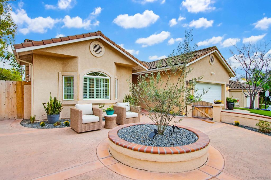 Photo of 1748 Dancer Pl, Escondido, CA 92026 (MLS # 250046342)