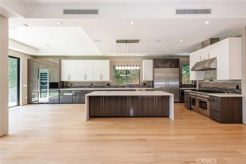 1643 S Carmelina