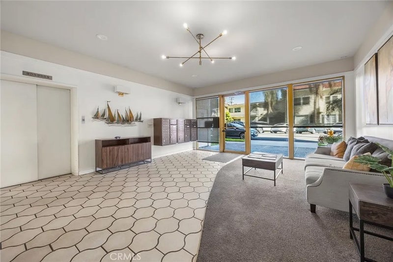 1635 E Ocean D2