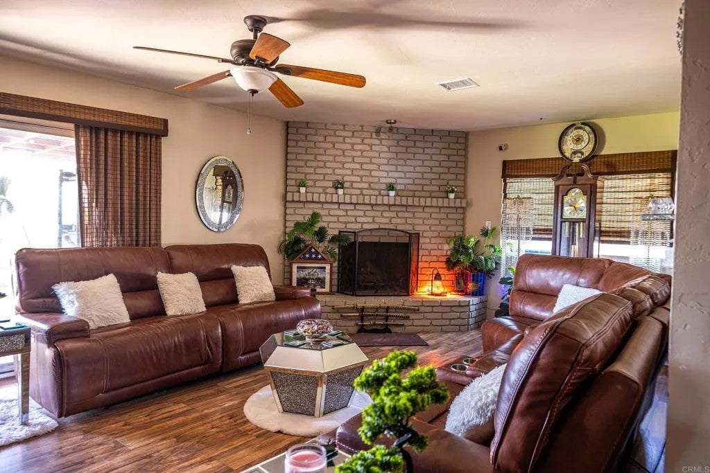 7121 Skyline DR
