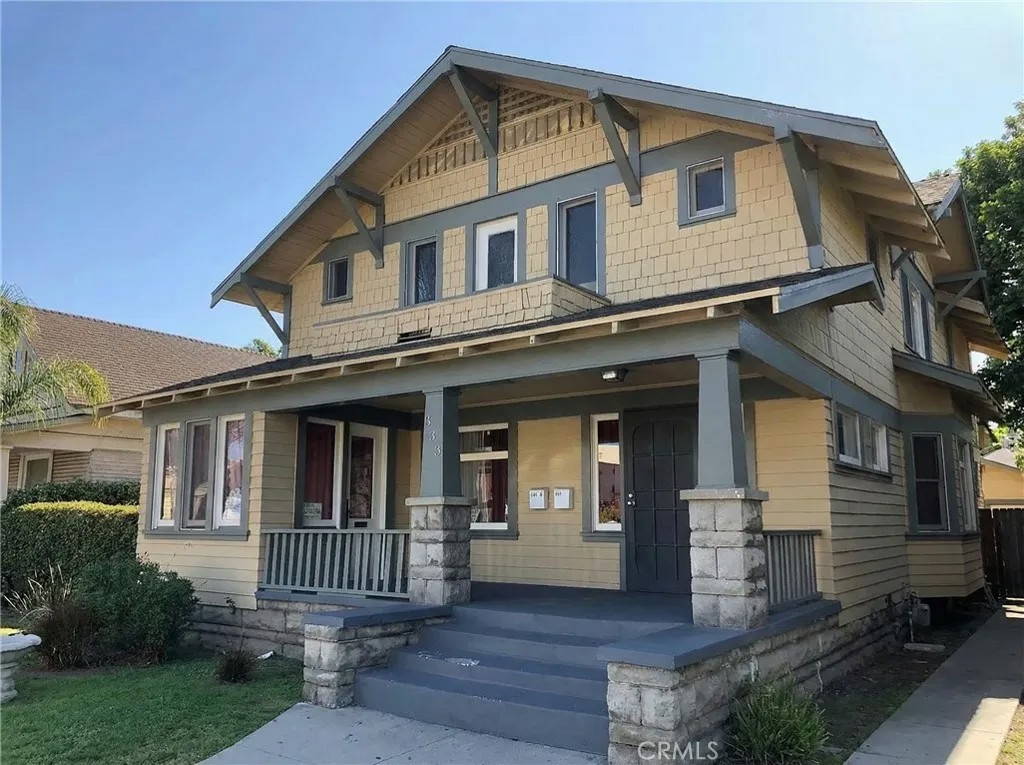 833 Cedar