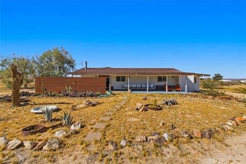 Photo of 63434 Two Mile Rd, Joshua Tree, CA 92252 (MLS # JT26059072)