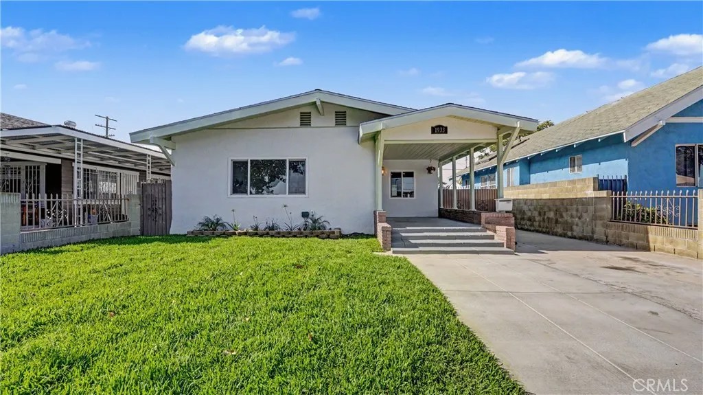 1933 W 43rd Place
