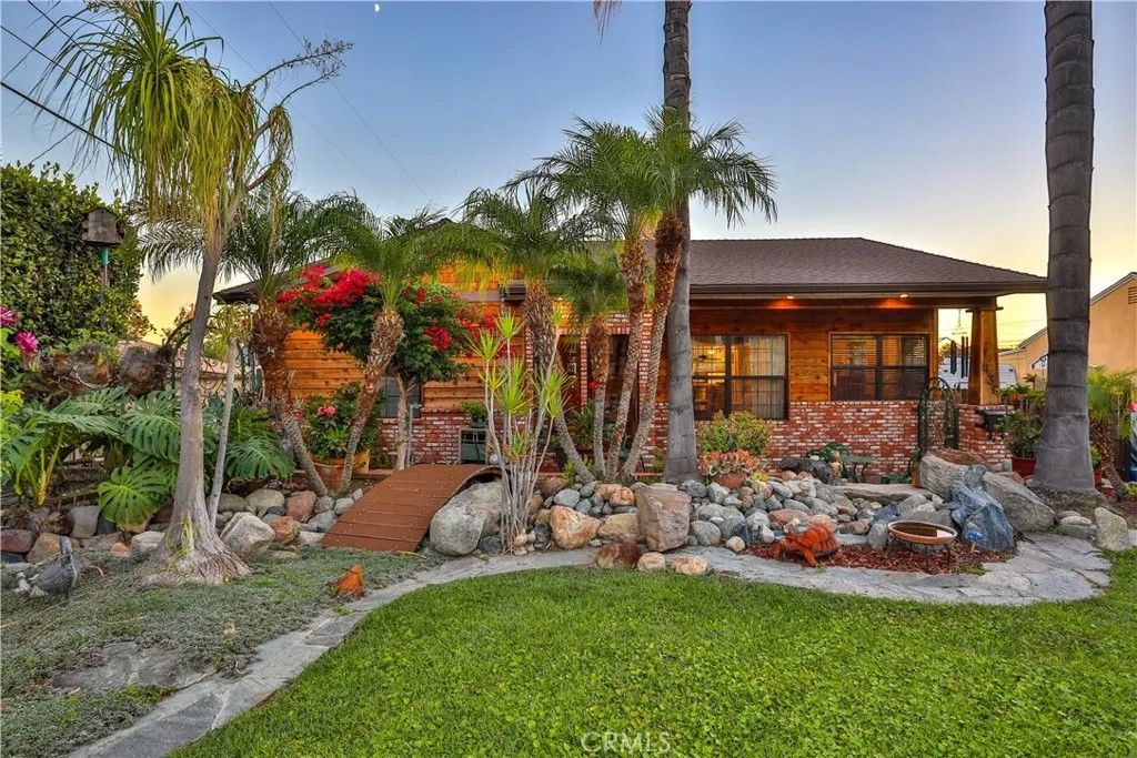 Photo of 436 Oakdale Dr, Claremont, CA 91711 (MLS # CV25251527)