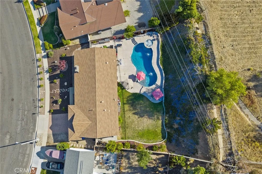 1463 Feather Avenue