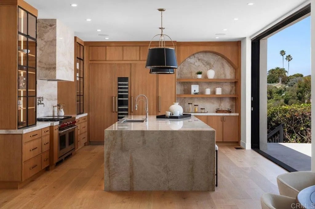 5875 La Jolla Mesa Drive