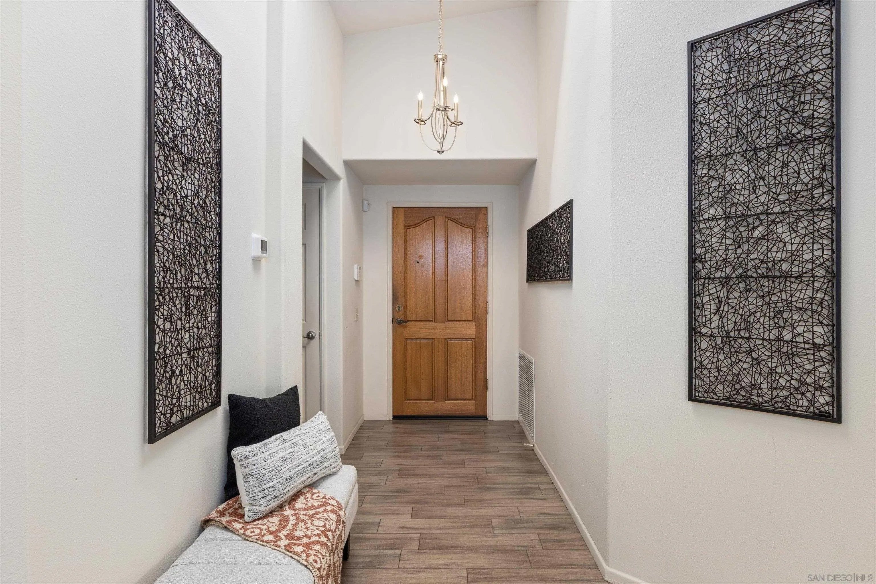18006 Calle Estepona