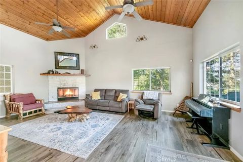 Photo of 24622 Bernard Dr, Crestline, CA 92325 (MLS # PW26039207)