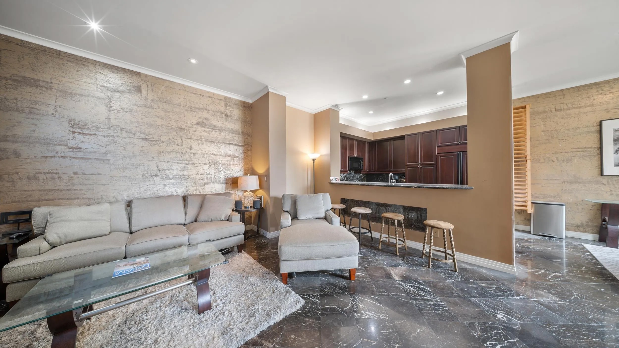 655 india St 319