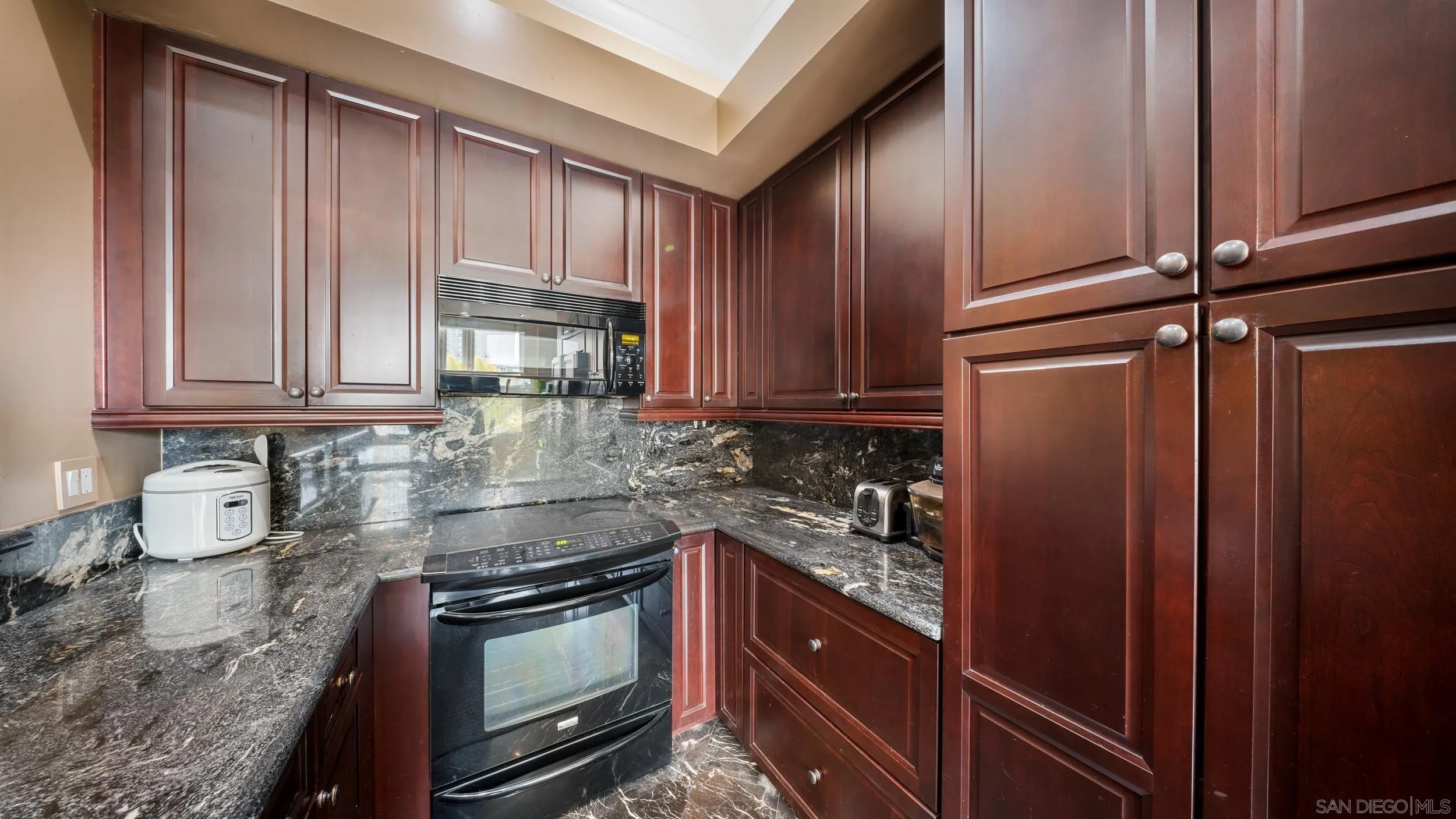 655 india St 319