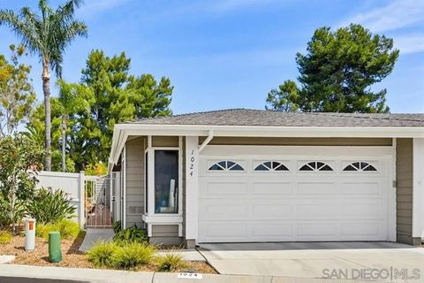 Photo of 1024 Gleneagles Pl, Vista, CA 92081 (MLS # 260009670)