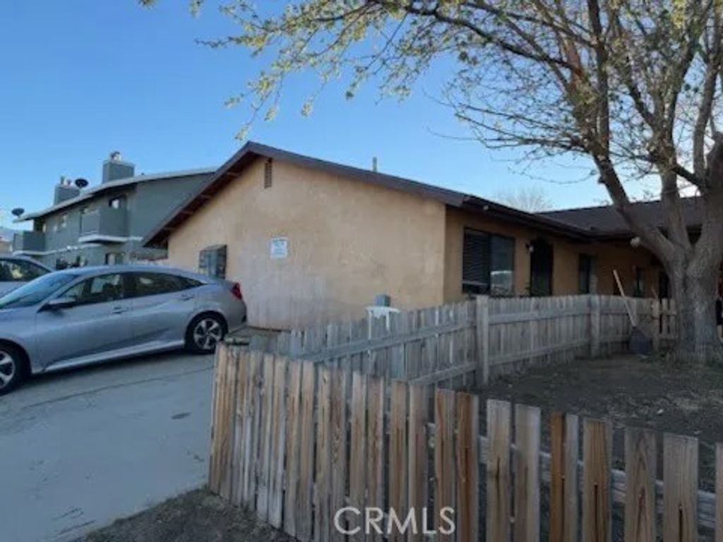 Photo of 21110 Santa Maria Dr, Tehachapi, CA 93561 (MLS # GD26078300)