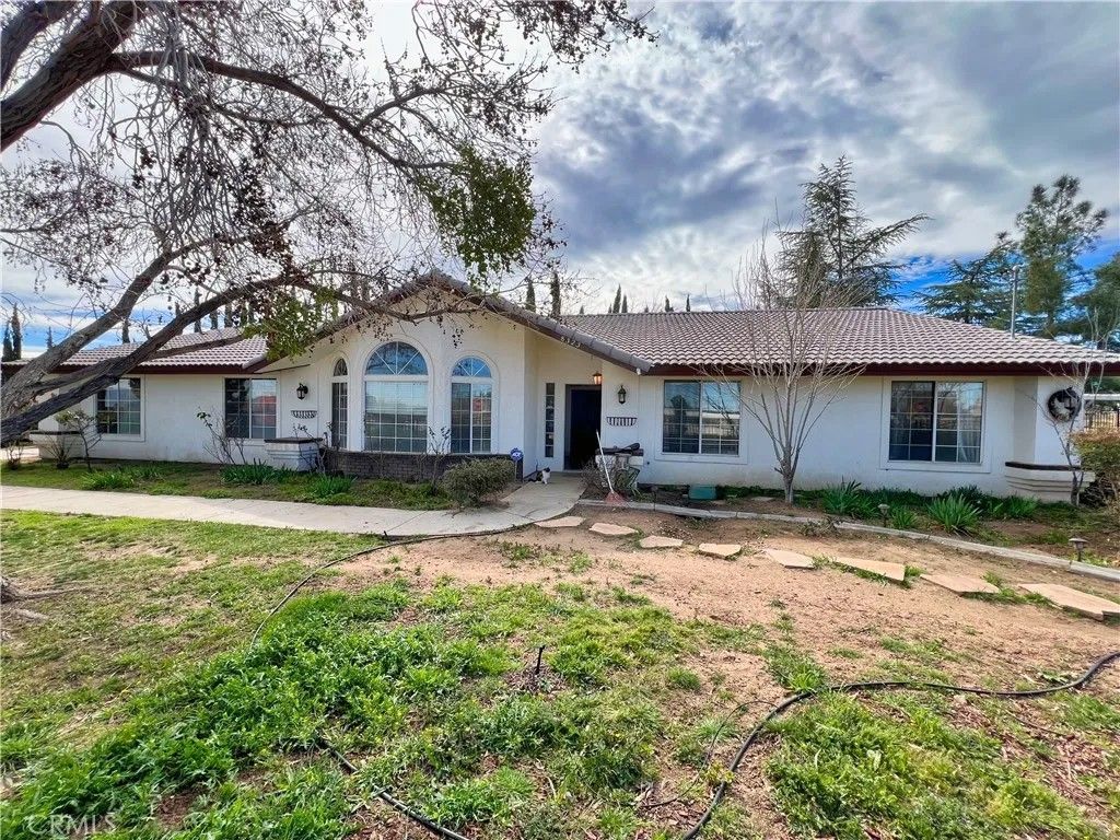 Photo of 8323 Peach Avenue, Hesperia, CA 92345 (MLS # IV26045223)