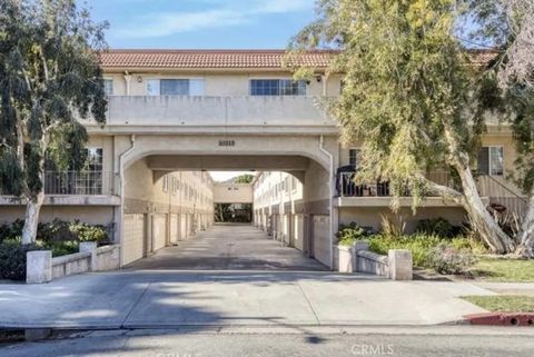 Photo of 10215 Variel Ave, Chatsworth, CA 91311 (MLS # SR26064025)