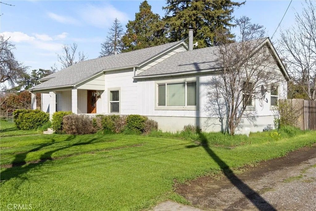 Photo of 611 Hoag Street, Corning, CA 96021 (MLS # SN26036489)