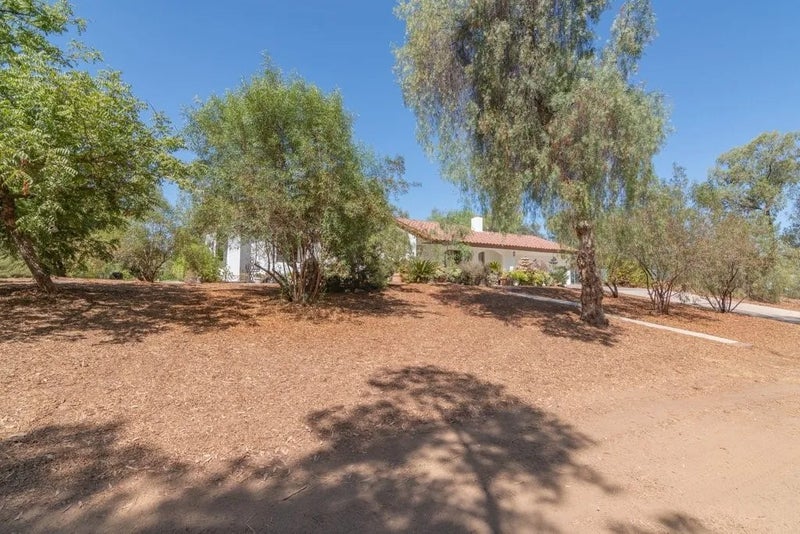 22744 Rolling Meadows