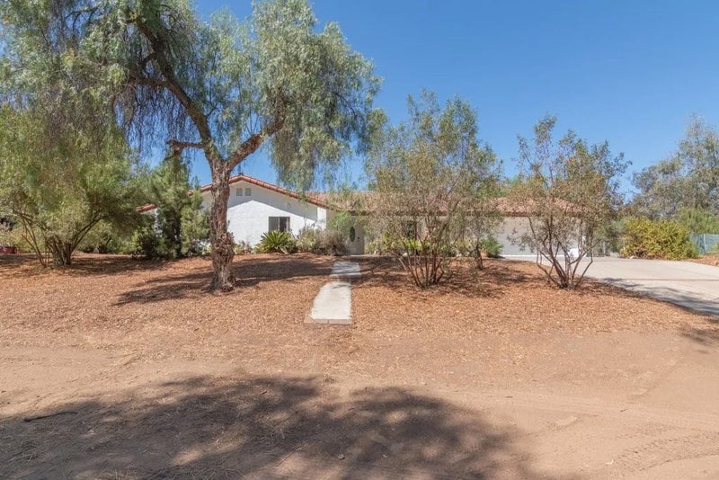 22744 Rolling Meadows