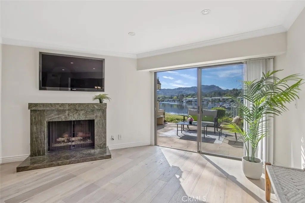 Photo of 1158 S Westlake Blvd, Westlake Village, CA 91361 (MLS # SR26036501)