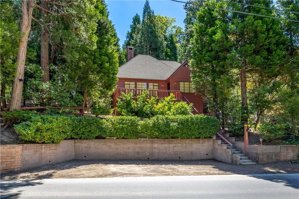 Photo of 29059 Hook Creek Road, Cedar Glen, CA 92321 (MLS # SW26077111)