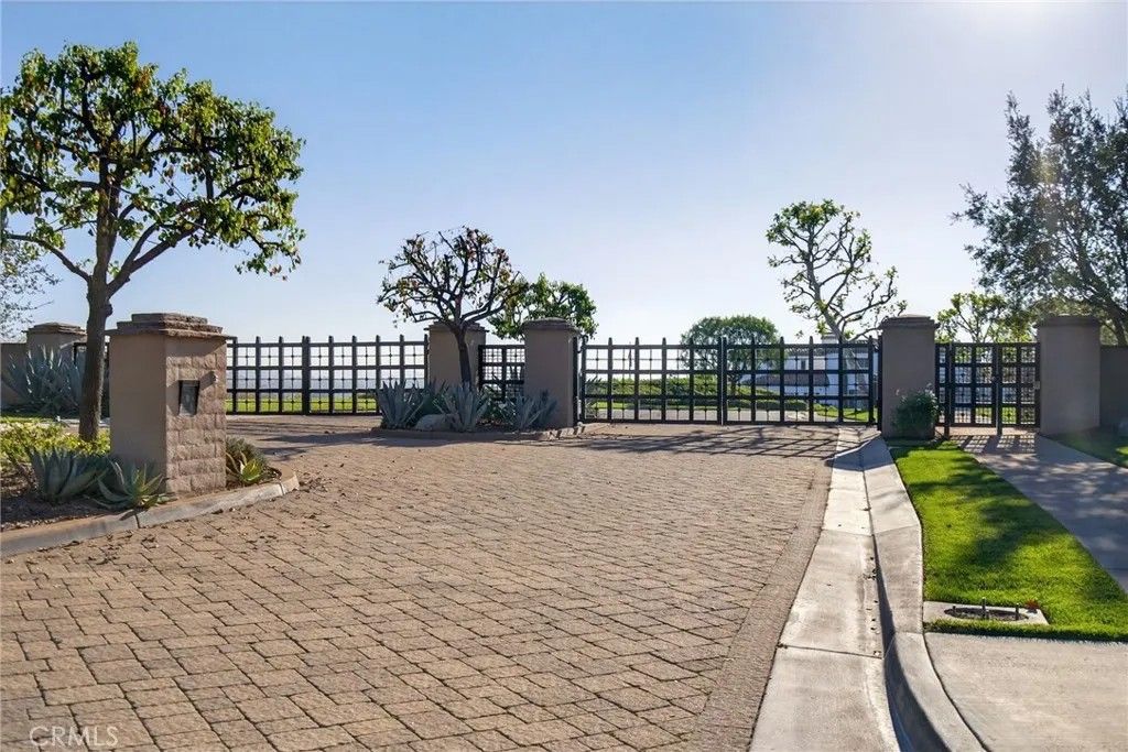 Photo of 7478 Via Montecito, Riverside, CA 92506 (MLS # IV25276963)