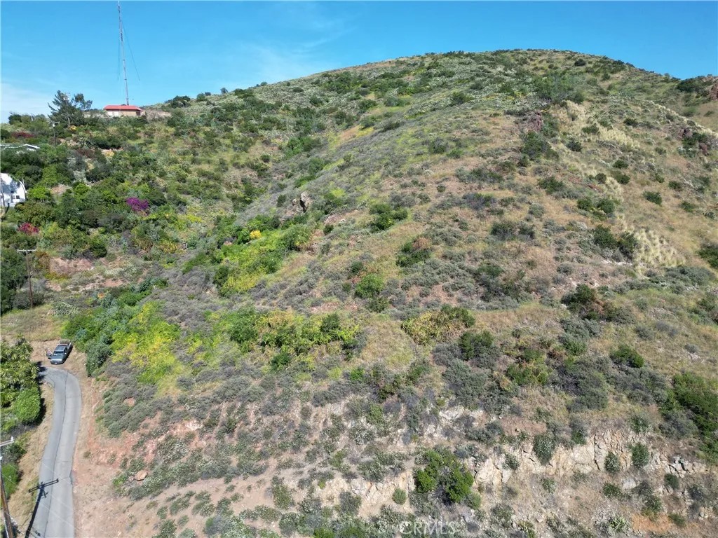 5242 E Lomita