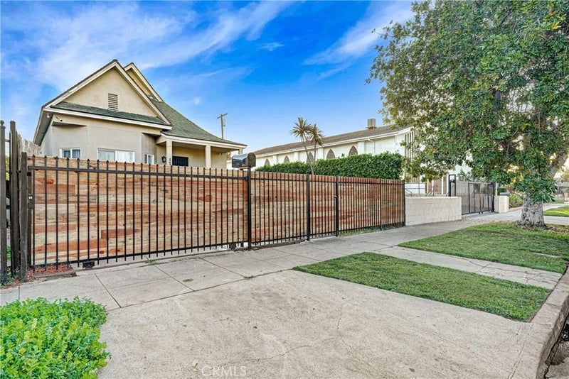 1782 w 36th pl