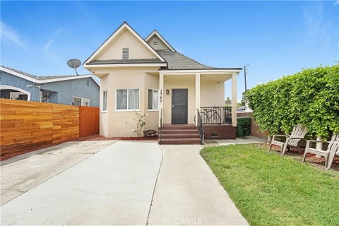Photo of 1782 w 36th Pl, Los Angeles, CA 90018 (MLS # DW26172957)