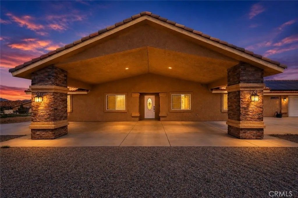Photo of 11126 Joshua St, Oak Hills, CA 92344 (MLS # IV26095955)