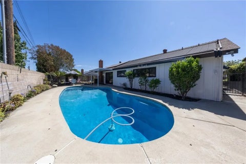 Tiny photo for 1370 Edgefield Ave, Upland, CA 91786 (MLS # IV26129177)