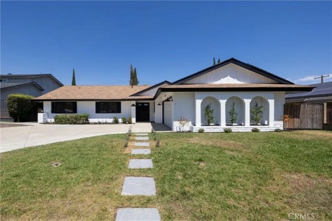 Photo of 1370 Edgefield Ave, Upland, CA 91786 (MLS # IV26129177)