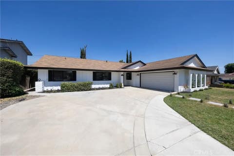 Tiny photo for 1370 Edgefield Ave, Upland, CA 91786 (MLS # IV26129177)
