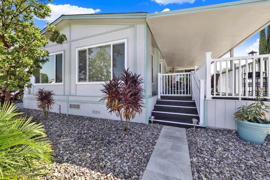 9255 N Magnolia Ave Spc 18