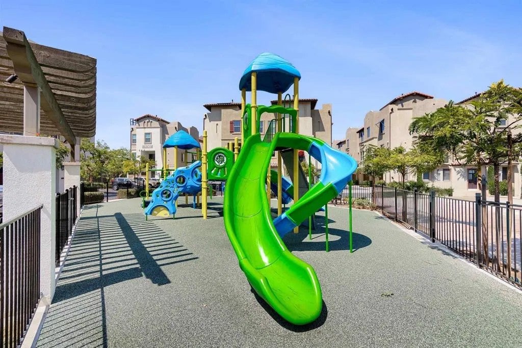 328 Waverunner Court