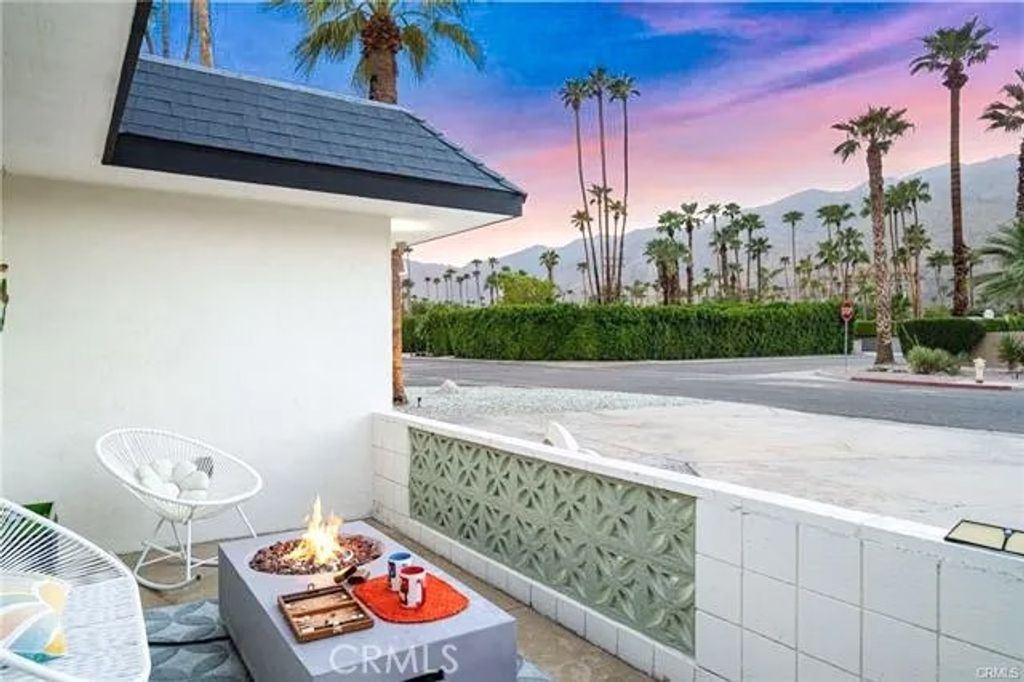 Photo of 1190 S Calle Marcus, Palm Springs, CA 92264 (MLS # PW26055612)