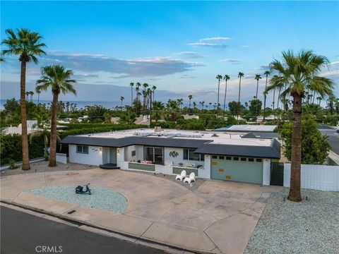 Photo of 1190 S Calle Marcus, Palm Springs, CA 92264 (MLS # PW26055612)