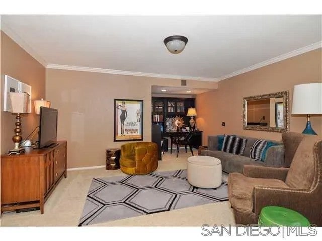 3805 Violet Glen