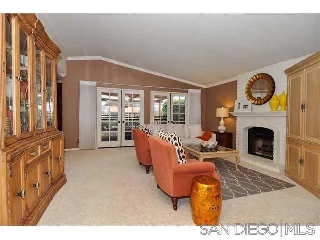 3805 Violet Glen