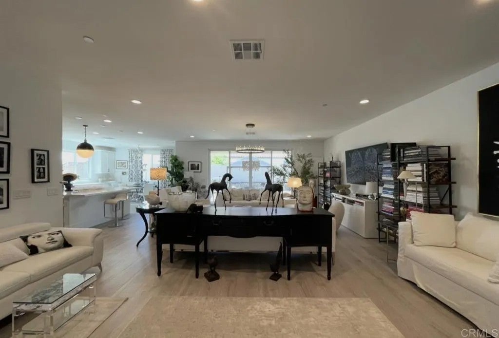 29457 Talking Stick Circle