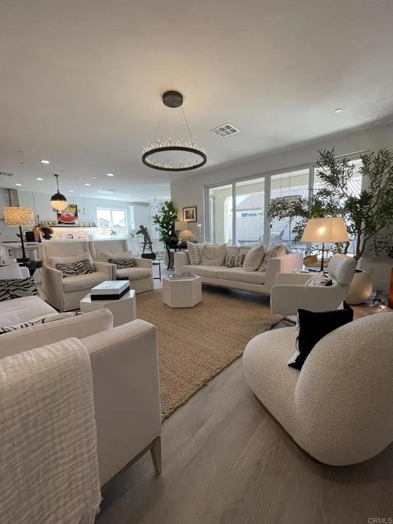 29457 Talking Stick Circle