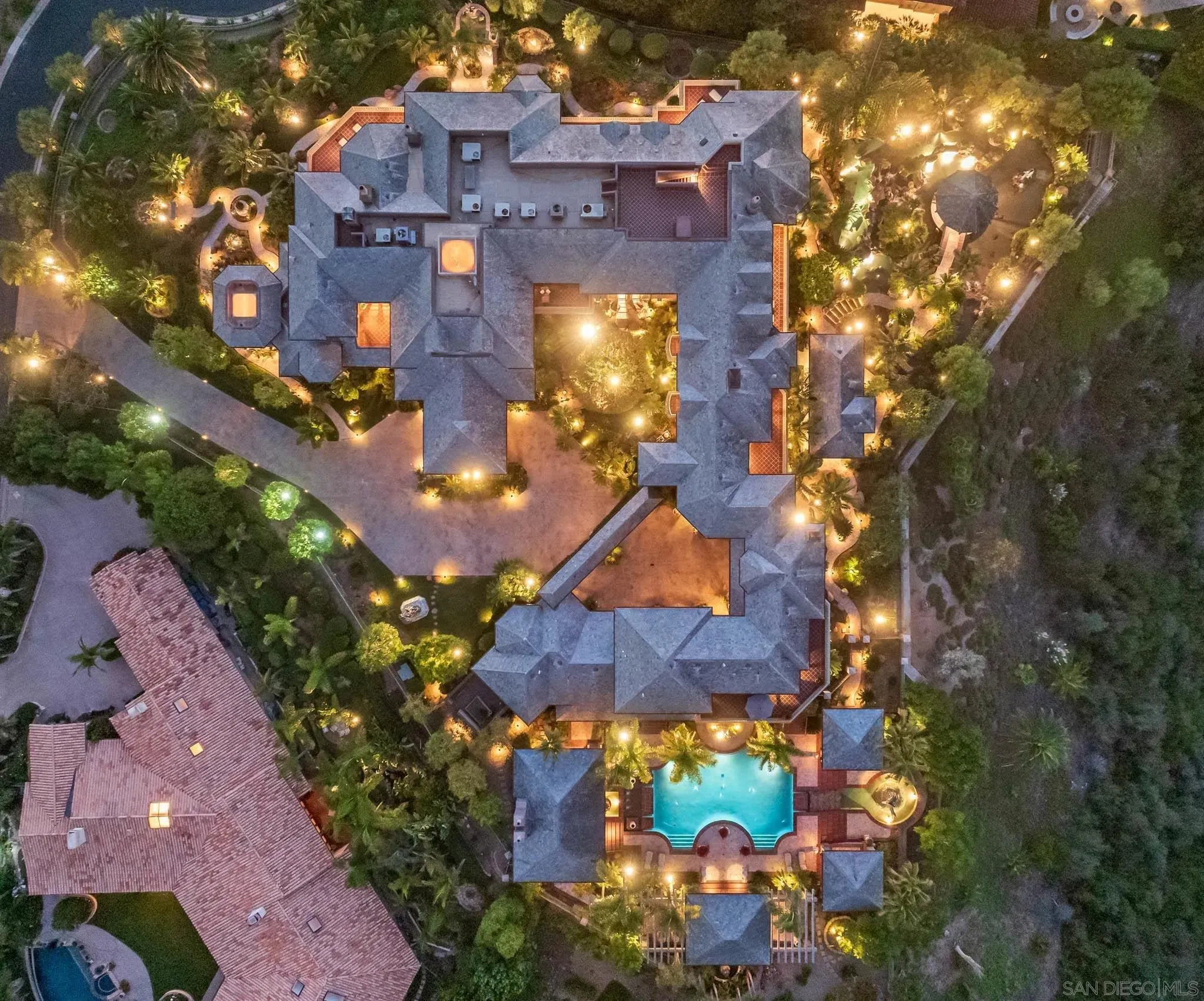 Rancho Santa Fe, California 92067, United States, 9 Bedrooms Bedrooms, ,11 BathroomsBathrooms,Residential,Active,223271