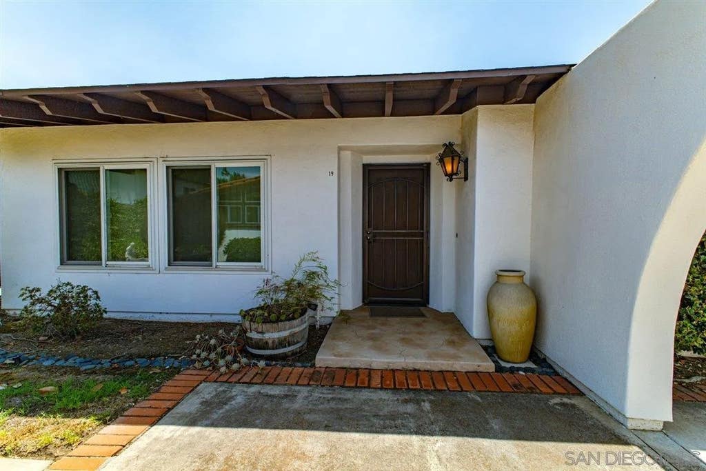 Photo of 16577 Caminito Vecinos #19, San Diego, CA 92128 (MLS # 260020038)