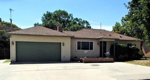 Photo of 2327 S Garden Street, Visalia, CA 93277 (MLS # MC26029935)