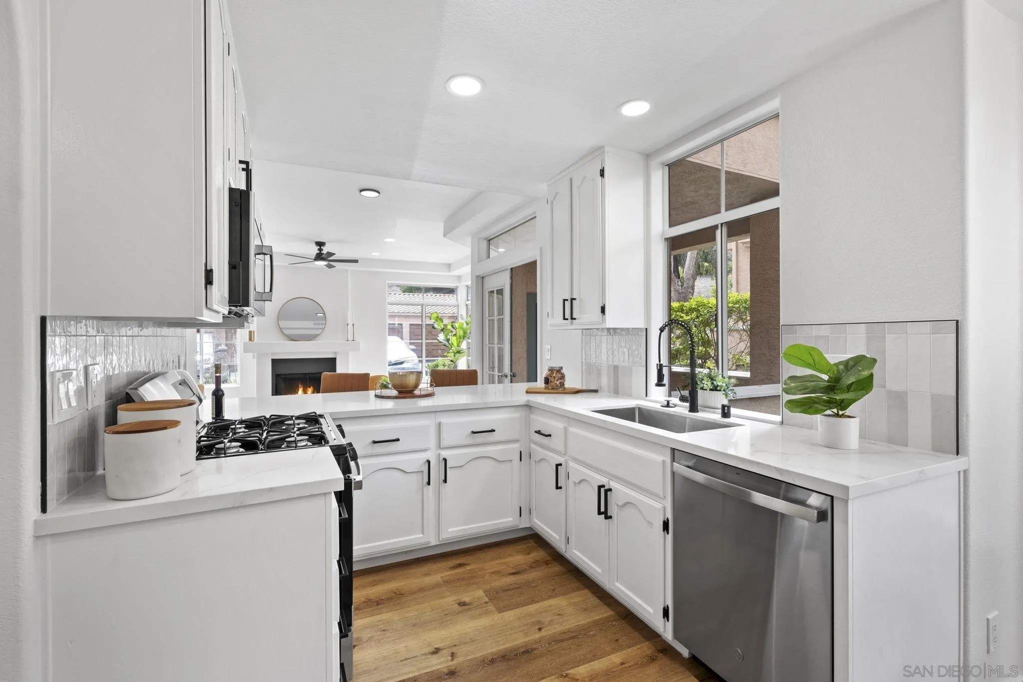 3581 Cameo Drive 35