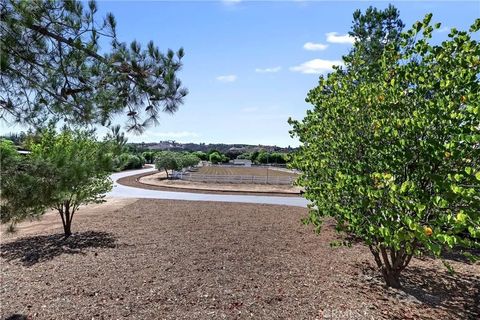 Tiny photo for 37565 Purdue Ln, Temecula, CA 92592 (MLS # SW25232742)
