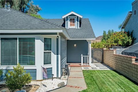Tiny photo for 28433 Avion Circle, Castaic, CA 91384 (MLS # FR25233670)