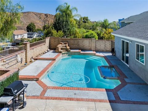 Tiny photo for 28433 Avion Circle, Castaic, CA 91384 (MLS # FR25233670)