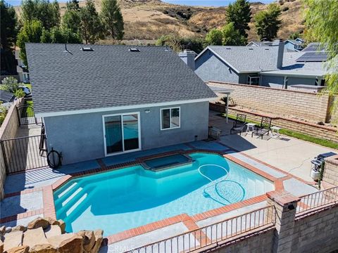 Tiny photo for 28433 Avion Circle, Castaic, CA 91384 (MLS # FR25233670)
