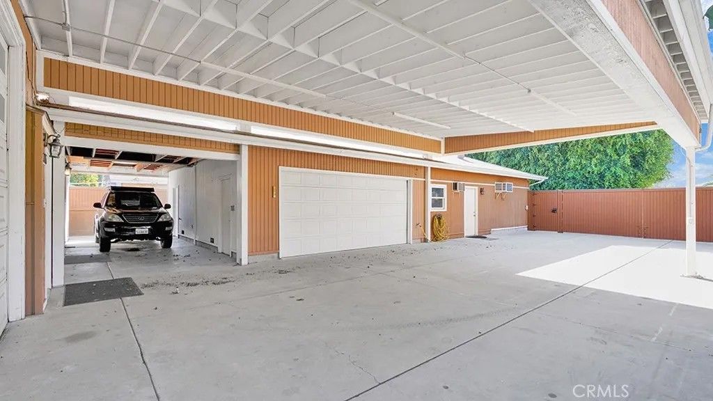 Photo of 716 N Harbor Blvd, Anaheim, CA 92805 (MLS # NP26010678)