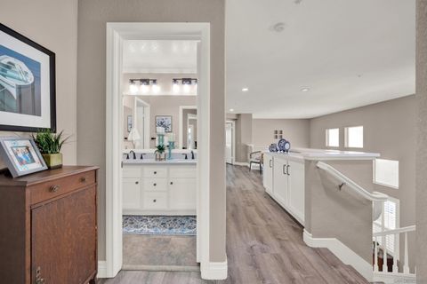 Tiny photo for 2157 Woodland Heights Gln, Escondido, CA 92026 (MLS # 250041307)