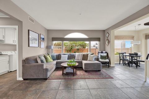 Tiny photo for 2157 Woodland Heights Gln, Escondido, CA 92026 (MLS # 250041307)